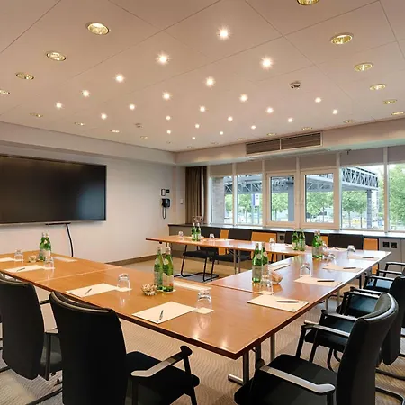 Radisson Blu Senator Hotel, Hotell 5*