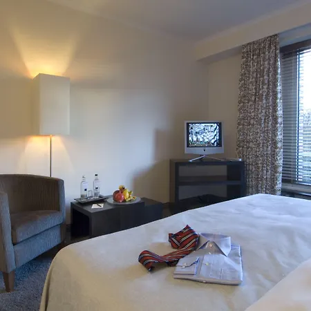 Radisson Blu Senator Hotel, 5*