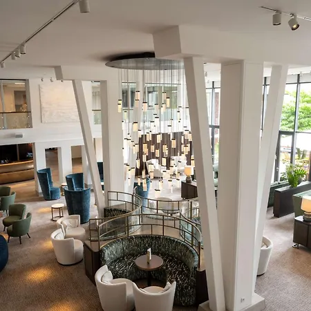 Radisson Blu Senator Hotel, Hotel