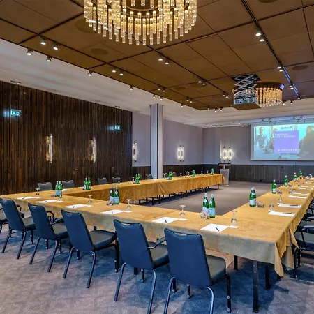 Radisson Blu Senator Hotel, 5*