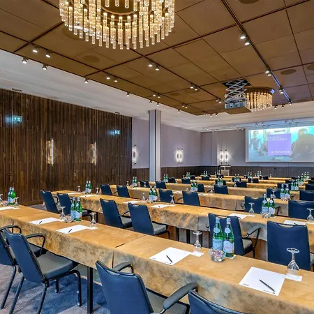 Radisson Blu Senator Hotel, 5*