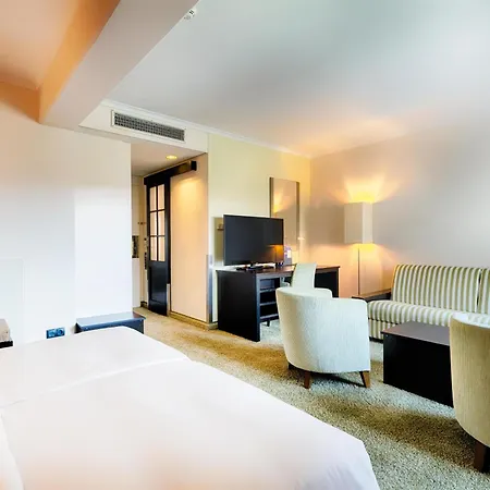 Hotel Radisson Blu Senator Hotel, 5*