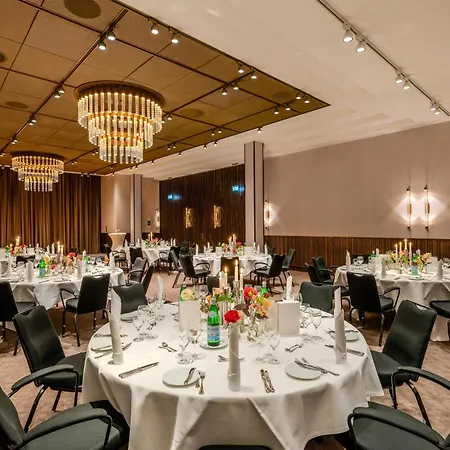 Hotel Radisson Blu Senator Hotel, 5*