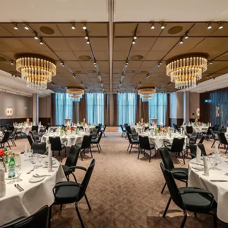 Radisson Blu Senator Hotel, Hotel 5*