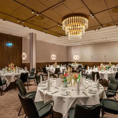 Radisson Blu Senator Hotel, 5*