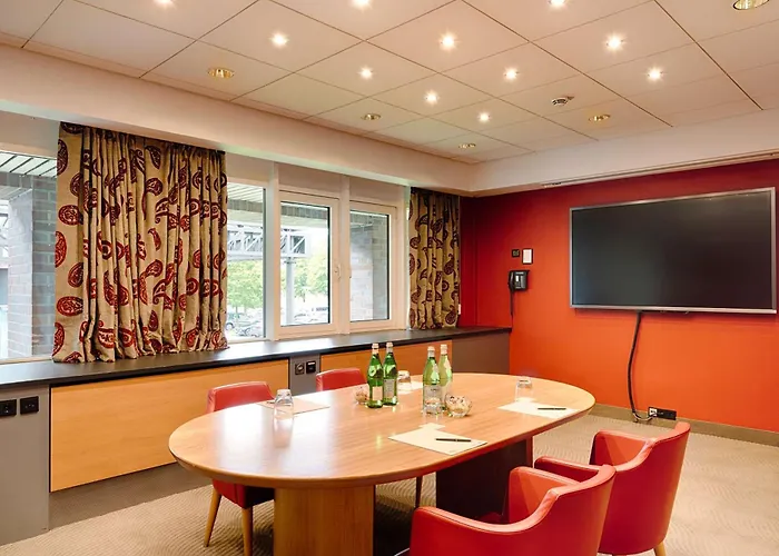 Radisson Blu Senator Hotel, 5*