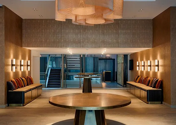 Radisson Blu Senator Hotel, Hotell