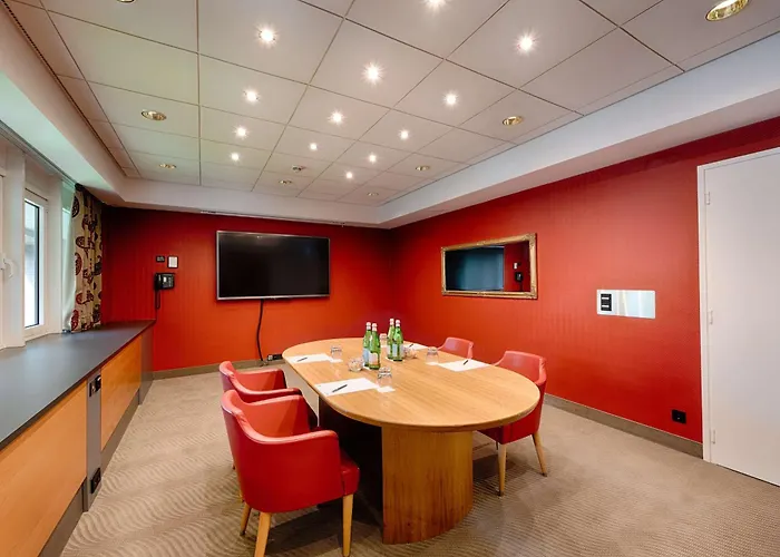 Radisson Blu Senator Hotel, 5*