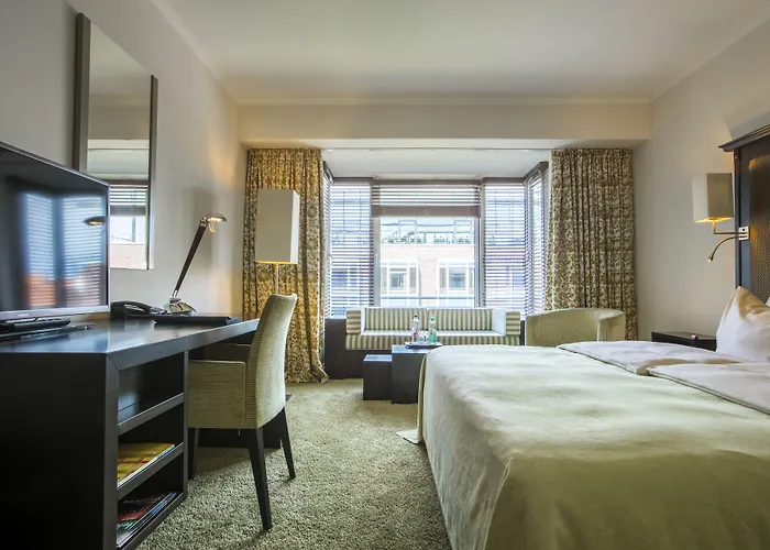 酒店 鲁贝克参议员丽笙酒店 5*