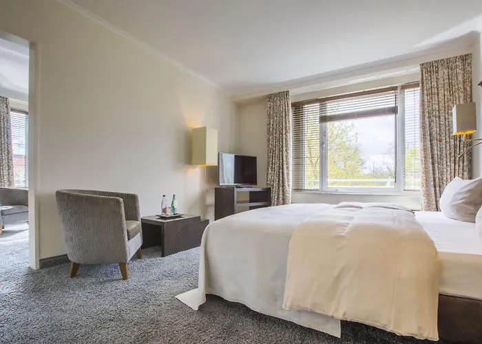 Radisson Blu Senator Hotel, Hotell