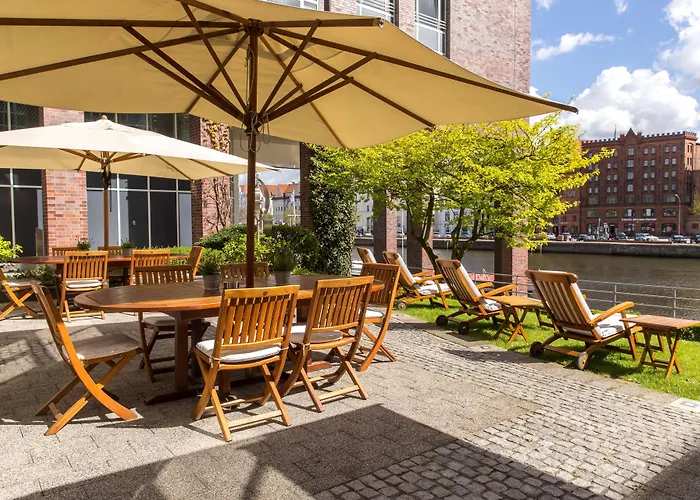 Radisson Blu Senator Hotel, Hotel