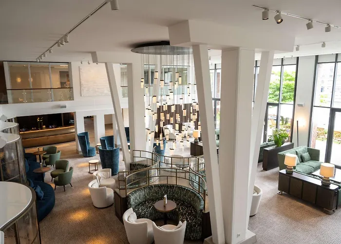 Radisson Blu Senator Hotel, Hotel