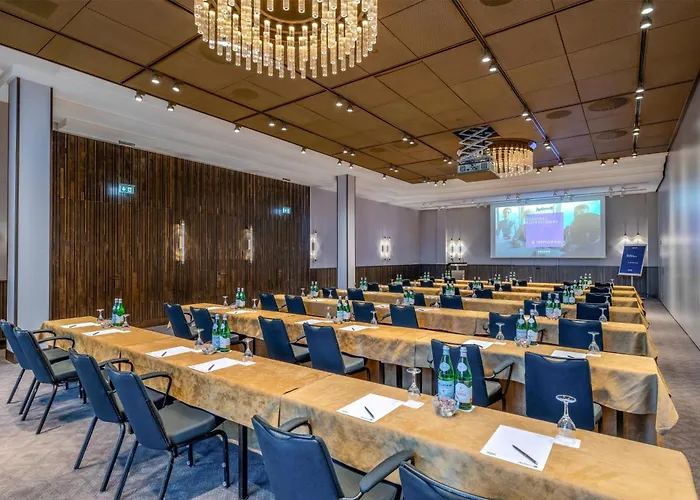 Radisson Blu Senator Hotel, 5*