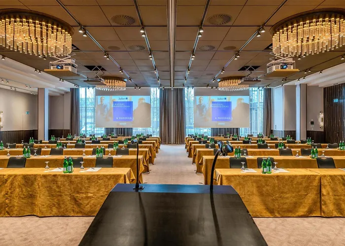 Radisson Blu Senator Hotel, Hotel 5*