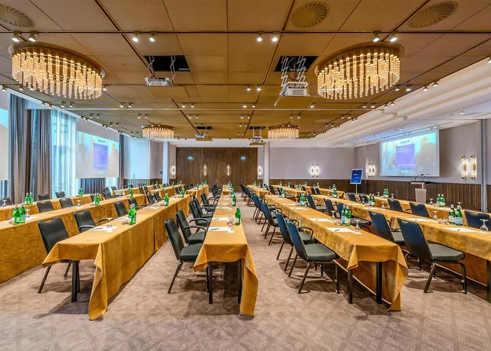 Radisson Blu Senator Hotel, Hotel 5*