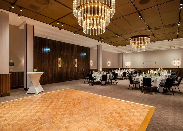 Hotel Radisson Blu Senator Hotel, 5*