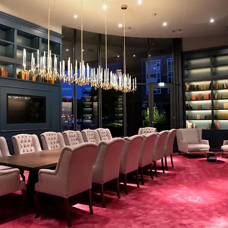 Radisson Blu Senator Hotel, Hotel 5*