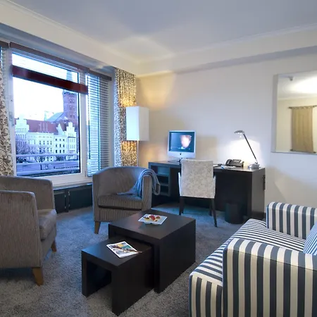 Radisson Blu Senator Hotel, Hotel 5*