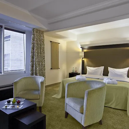 Hotel Radisson Blu Senator Hotel, 5*
