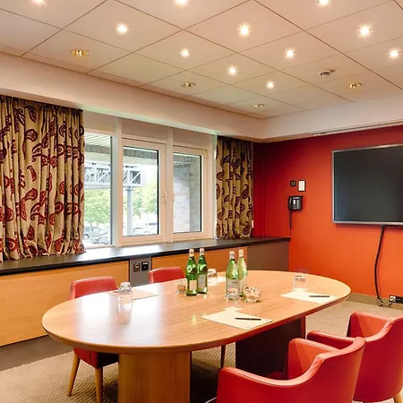 Radisson Blu Senator Hotel, 5*