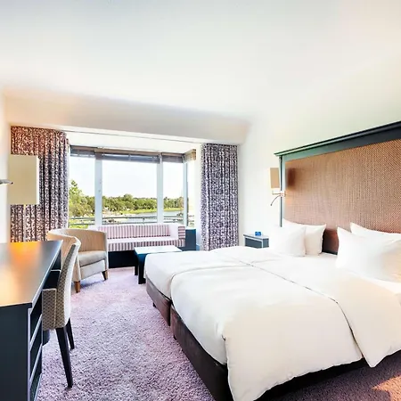 Hotel Radisson Blu Senator Hotel, 5*