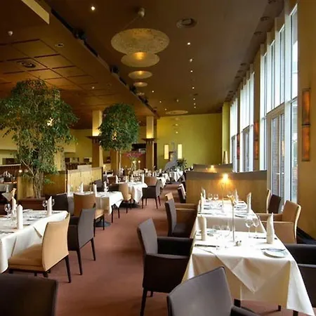 Radisson Blu Senator Hotel, Hotel 5*