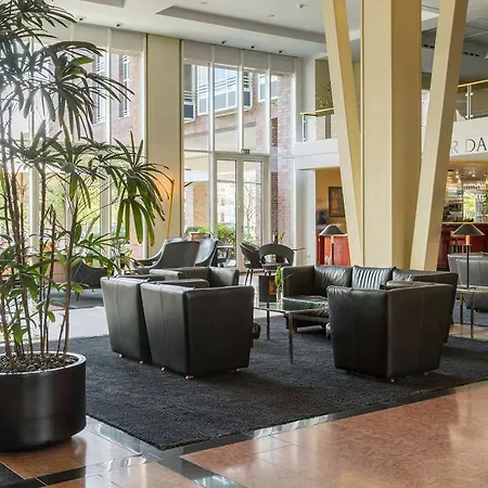 Radisson Blu Senator Hotel, Hotel